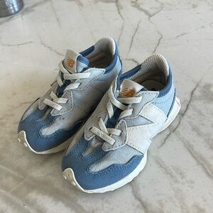 Toddler boys blue two toned new balance sneakers